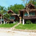 บ้านซันเซ็ท วินเลจ (Beach Superior Cottage)