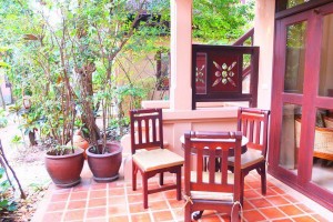 Gold Antique Room Near Pool View