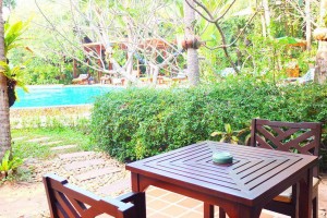 Gold Cottage with Pool View