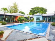 วิลลานาวิน รีสอร์ท พัทยา (Villa Pool)